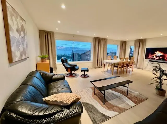 With Fantastic View And Parking *