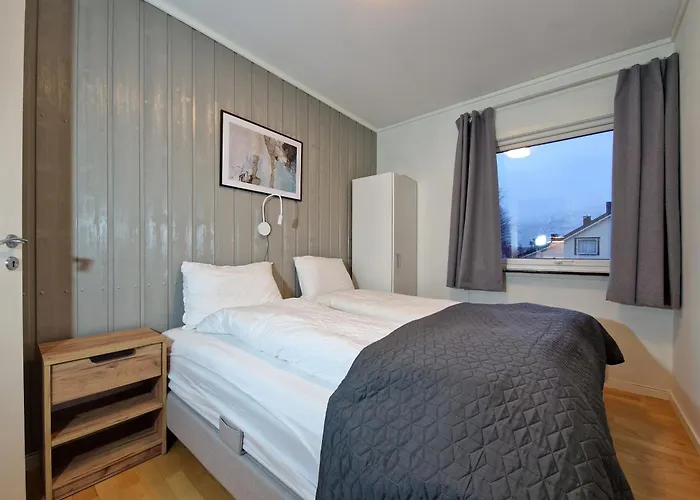 With Fantastic View And Parking Tromsø