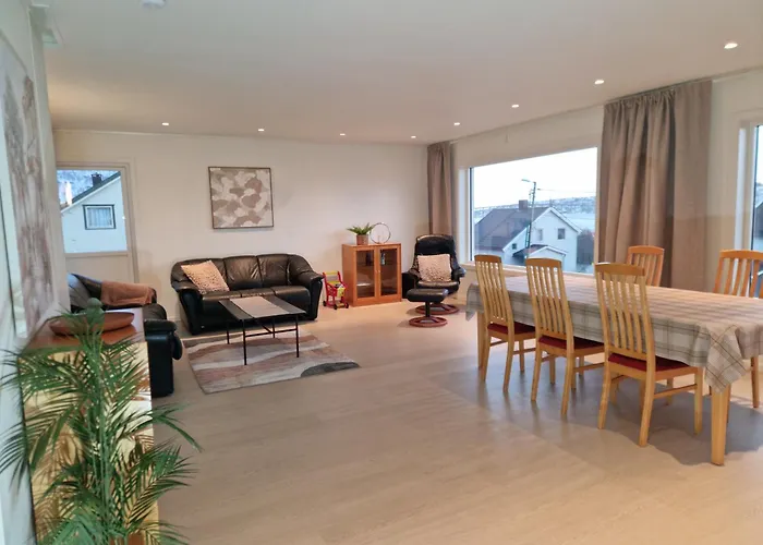 With Fantastic View And Parking 아파트