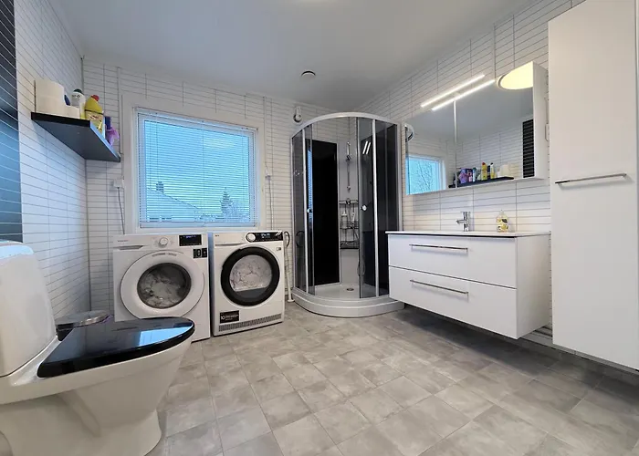 With Fantastic View And Parking Apartment *