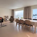 With Fantastic View And Parking טרומסה