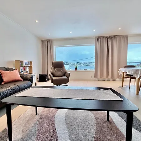 With Fantastic View And Parking * Tromsø