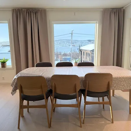 With Fantastic View And Parking * Tromsø