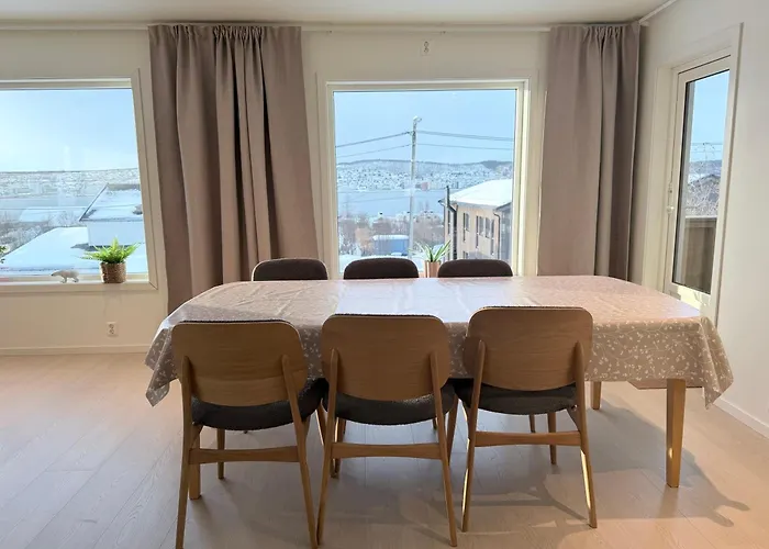 With Fantastic View And Parking * Tromsø