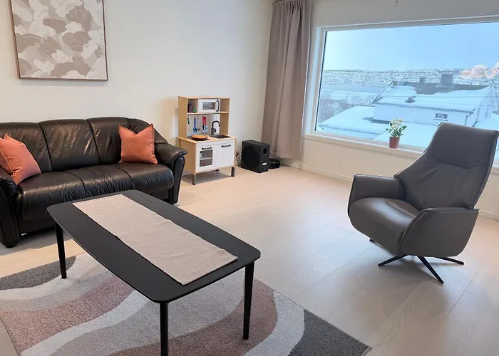 Leilighet With Fantastic View And Parking
